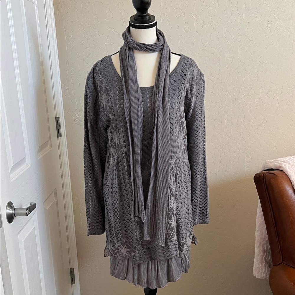 Sacred Threads Gray Textured Sweater with Scarf